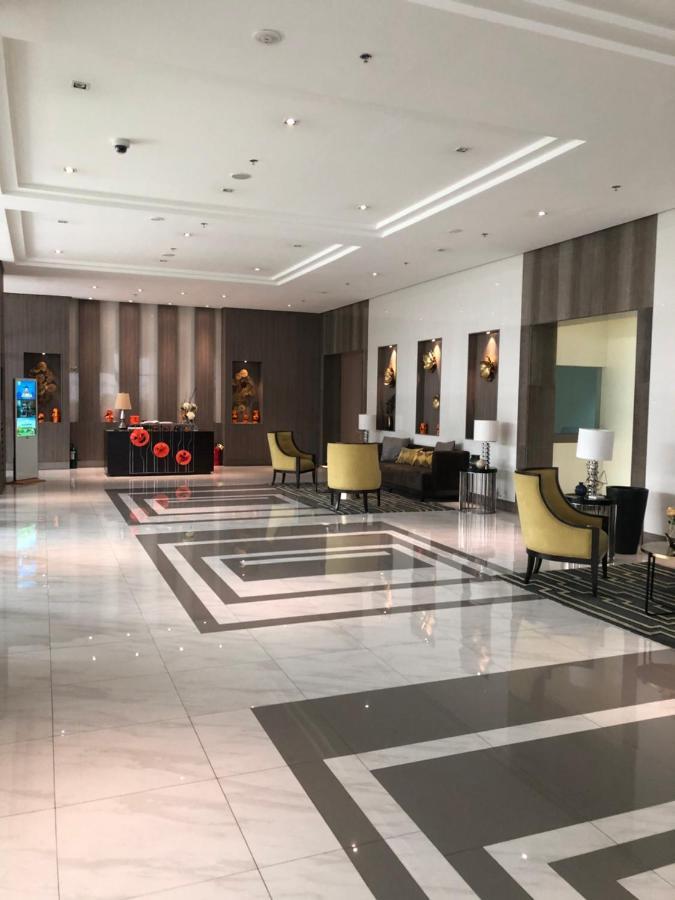 Robles' Unit At 81 Newport Boulevard Manila Exterior foto