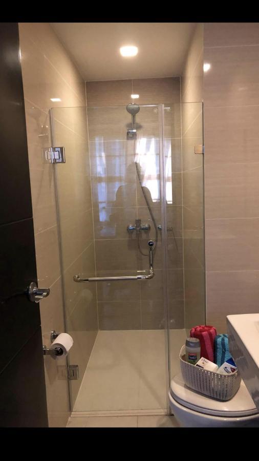 Robles' Unit At 81 Newport Boulevard Manila Exterior foto