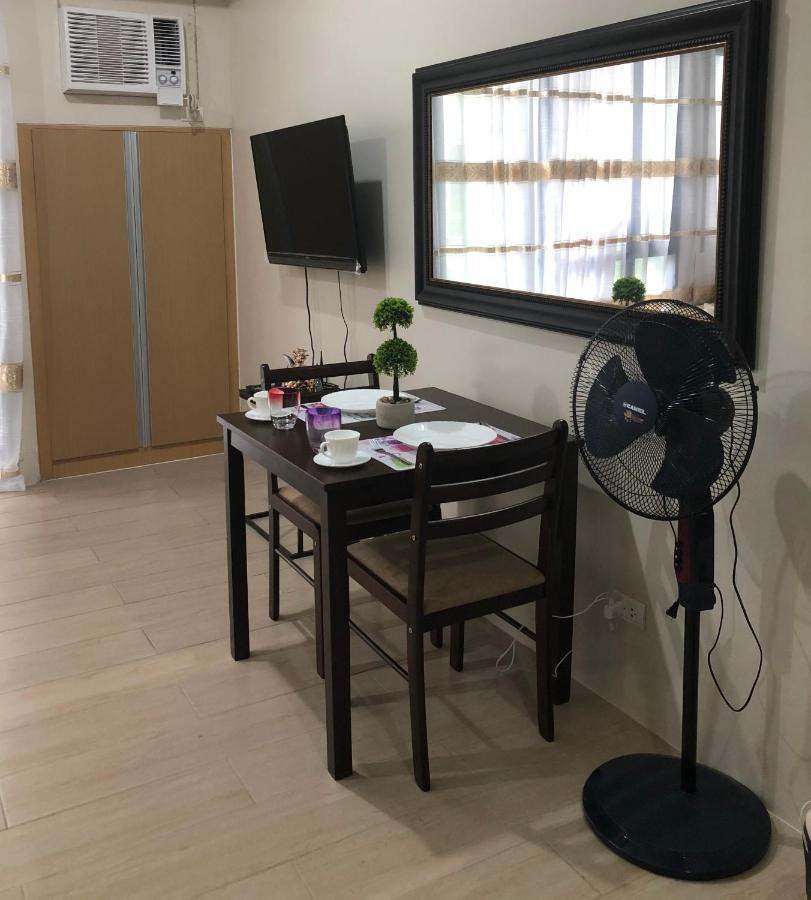 Robles' Unit At 81 Newport Boulevard Manila Exterior foto